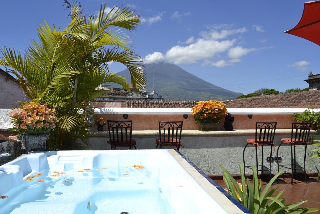 D'Leyenda Hotel Antigua Exterior foto